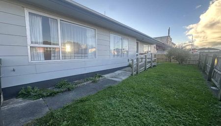 3 Bedroom 1 Bathroom - Photo 5