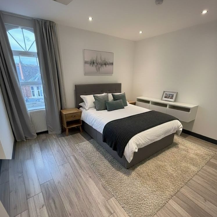 2 Bed Flat, Upper Tooting Road, SW17 - Photo 1