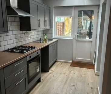 3 bedroom terraced house to rent - Photo 2