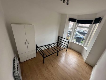 Scotland Green Road Room 3 - Photo 5