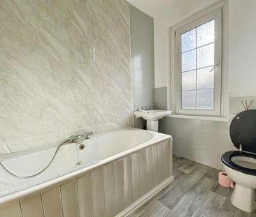 Ogmore Terrace, Bridgend, CF31 - Photo 5