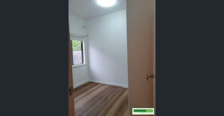 Beautiful, renovated home close to Public Transport, Airport and Sydney CBD - Photo 2