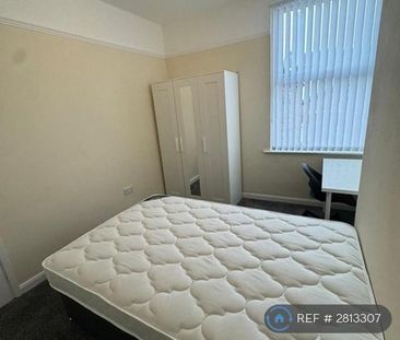 4 bedroom terraced house to rent - Photo 5