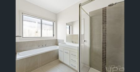 2/9 MONTANA DRIVE WERRIBEE - Photo 4