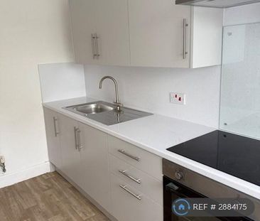 3 bedroom detached house to rent - Photo 2