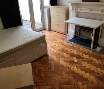 6 bedroom terraced house to rent - Photo 2