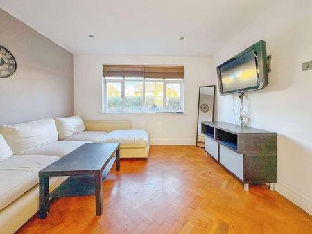 Manor Way, Whitchurch, Cardiff, CF14 - Photo 2