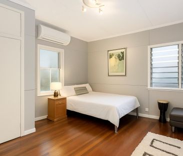 Beautiful Family Home - Photo 6