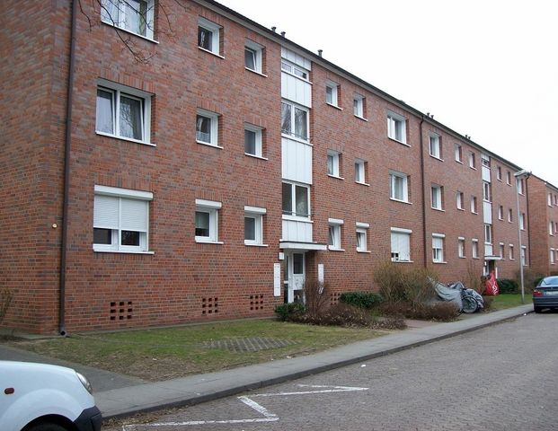 Einziehen & Wohlfühlen – 3-Zimmer-Wohnung mit neuem Laminatboden & Balkon! - Photo 1