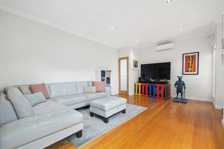 Modern Townhouse Living in the Heart of Balaclava - Photo 5