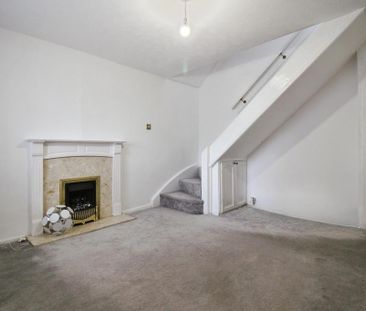 2 bedroom end of terrace house to rent - Photo 2