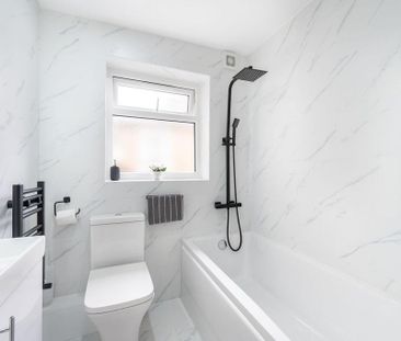 2 bedroom flat to rent - Photo 4