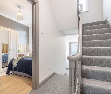 Rooms 2 & 5, 57 Ballygomartin Road, Belfast, BT13 3LB - Photo 4