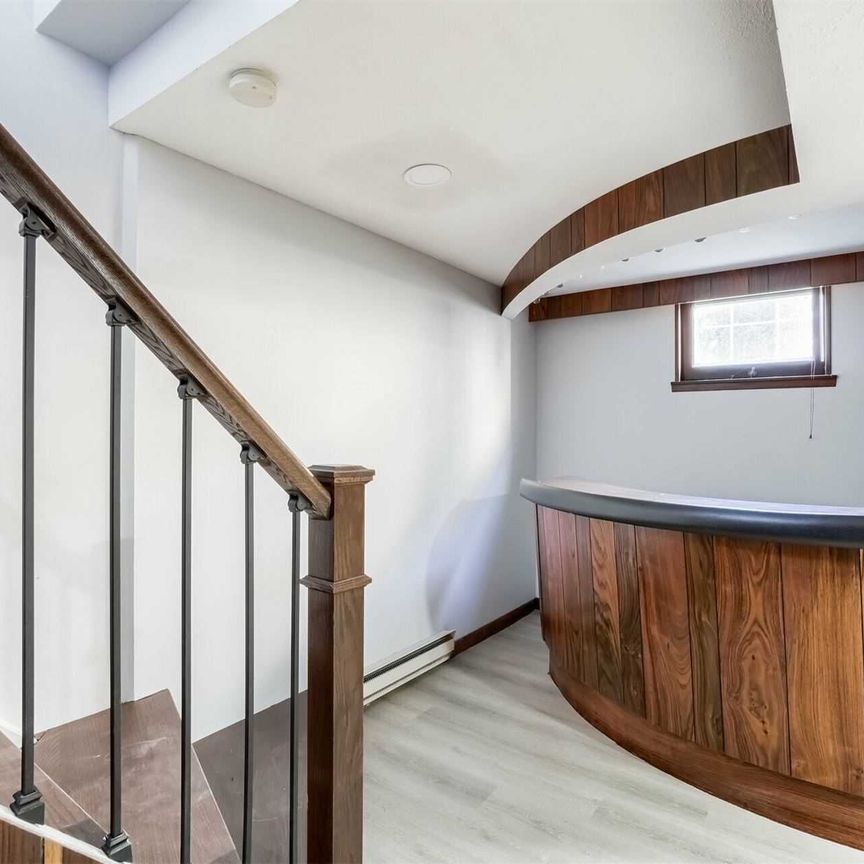 For Lease - 585 Indian Road, Mississauga, Ontario - Photo 1