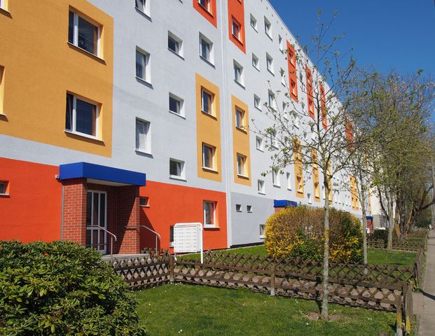 Sonnige Dreiraumwohnung in oberer Geschosslage - Photo 1