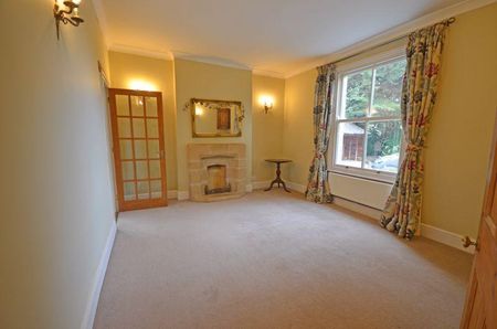 4 bedroom detached house to rent - Photo 3