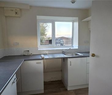 3 bedroom detached house to rent - Photo 3