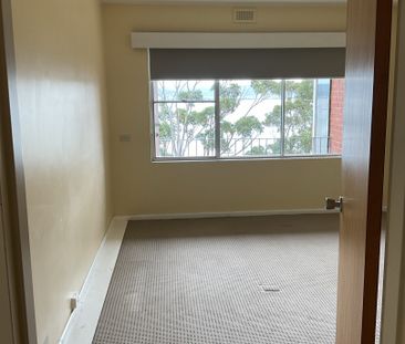 4/25 Nile Avenue, Sandy Bay TAS 7005 - Apartment For Rent | Domain - Photo 1