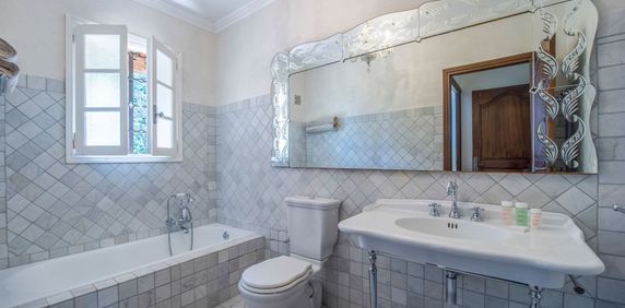 Rental Villa Ajaccio 7 Rooms 250 m² - Photo 2