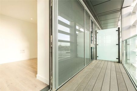 Brand new two bed apartment situated on the fifth floor with a private balcony. - Photo 3