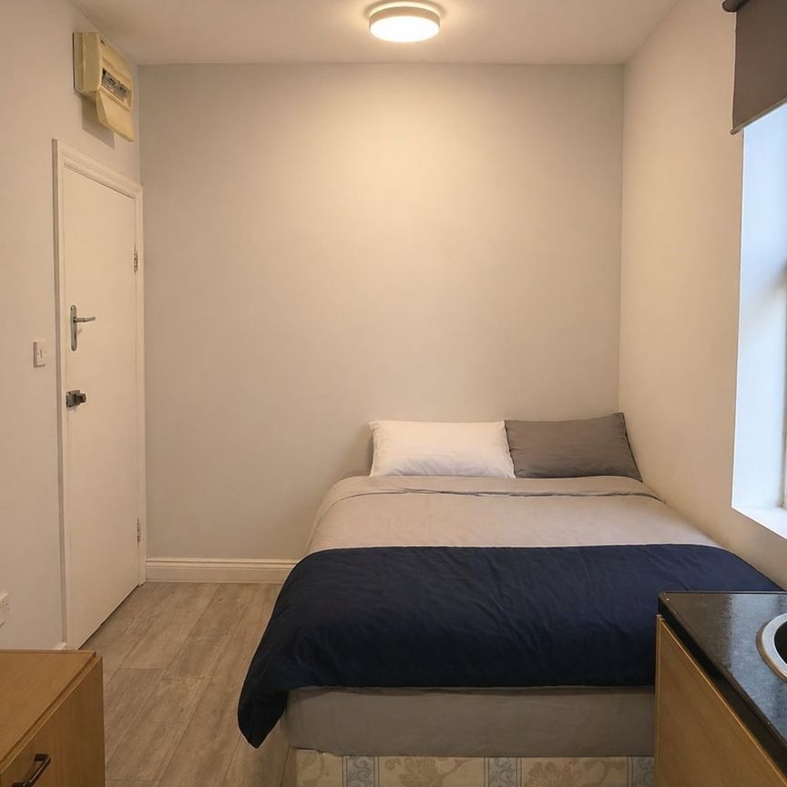 Studio Flat, Whitehorse Road, CR0 - Photo 1