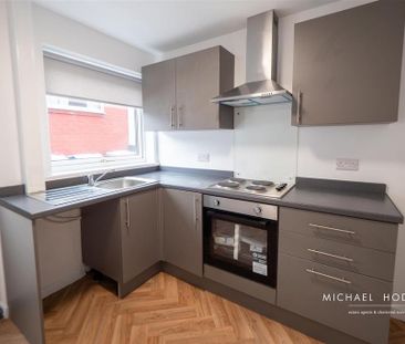 2 bedroom semi-detached house to rent - Photo 2