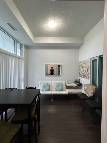 For Lease - 20 Meadowglen Place Unit# 822, Toronto, Ontario - Photo 2