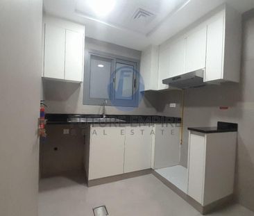 Family-Friendly 2BHK | Spacious Layout | Vacant - Photo 5