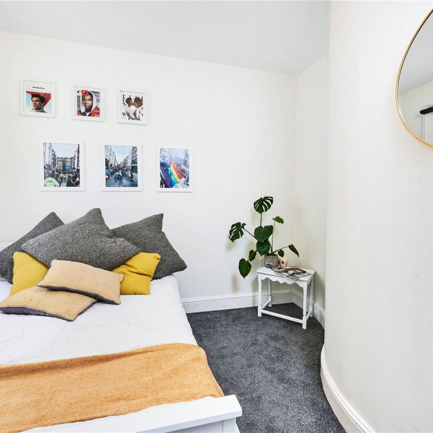 Clapham Common South Side, Clapham, SW4 - Photo 1