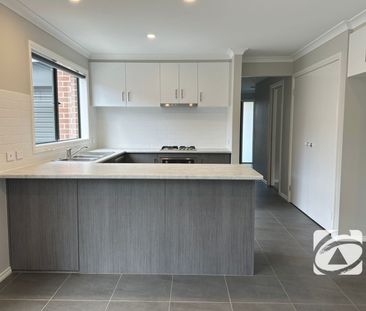 FAMILY HOME WITH MODERN FEATURES – IDEAL LOCATION - Photo 3