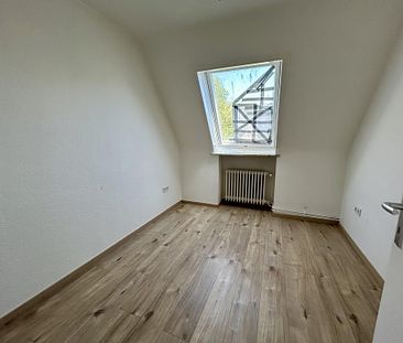 Gemütliche 2-Zimmer-Dachgeschosswohnung in Wilhelmshaven Fedderwardergroden - Foto 1