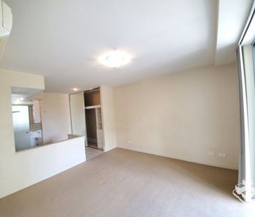 $800 for unfurnished 2 Bedrooms+Study apartment 1 Car - Photo 2