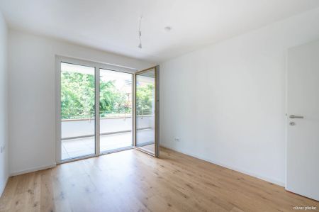 NEUBAUERSTBEZUG: MODERNE; RUHIGE 2 ZIMMERWOHNUNG MIT BEEINDRUCKENDEM BALKON + GARAGENPLATZ - Photo 5