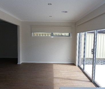 Townhouse Nestled In A Quiet Court - Photo 4