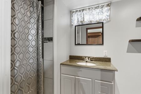 For Lease - 4206 Glenayr Avenue, Niagara Falls, Ontario - Photo 4