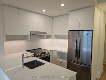 206 King Street W #1203 - Photo 3