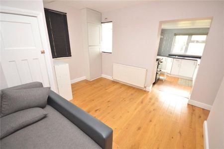 2 bedroom semi-detached house to rent - Photo 2