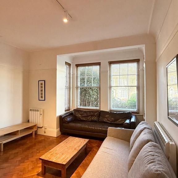 2 bedroom flat to rent - Photo 1
