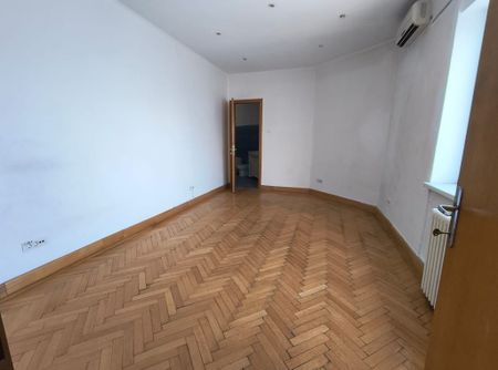 Apartament 4 camere Romana- Lascar Catargiu- stradal - Fotografie 4