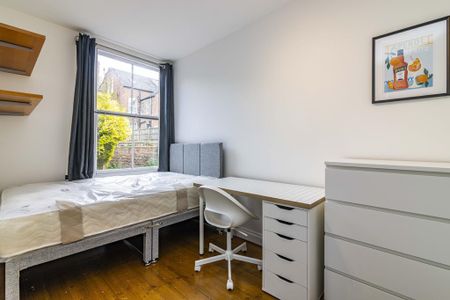 4 bedroom flat to rent - Photo 5