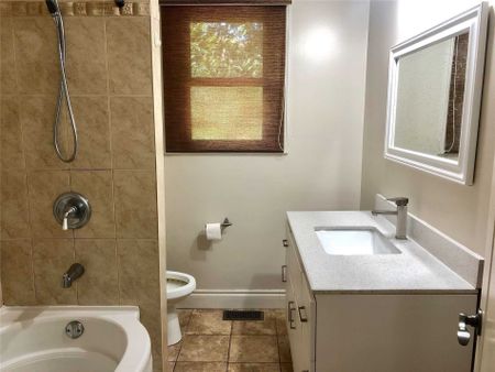 For Lease - 15 Bowerbank Drive, Toronto, Ontario - Photo 2