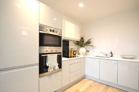 1 bedroom Ground floor flat to rent - Photo 2