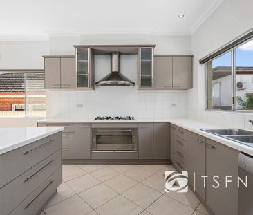 10 Putnam Ave, Strathdale - Photo 2