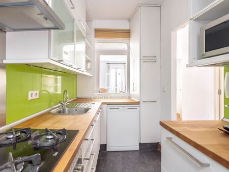 Exclusive furnished apartment in the heart of the Literary Quarter / Cortes - Photo 5