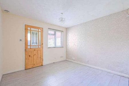 Dunnock Road, Beckton, E6 - Photo 4