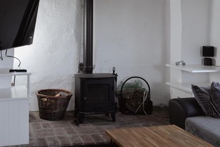 3 bedroom detached house to rent - Photo 5