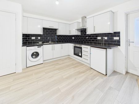 1 bedroom flat to rent - Photo 3