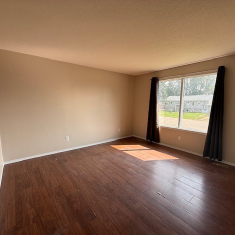 3 Bedroom Duplex in Clavet - Photo 1