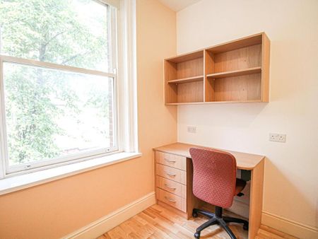 3 bedroom apartment to rent - Photo 3