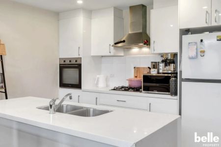 Modern 3-Bedroom Home with Double Garage in Elizabeth Downs - Photo 4